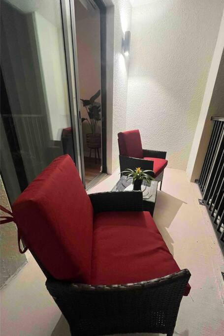 Blooming Journey In Tampa Bay! Apartment Exterior foto